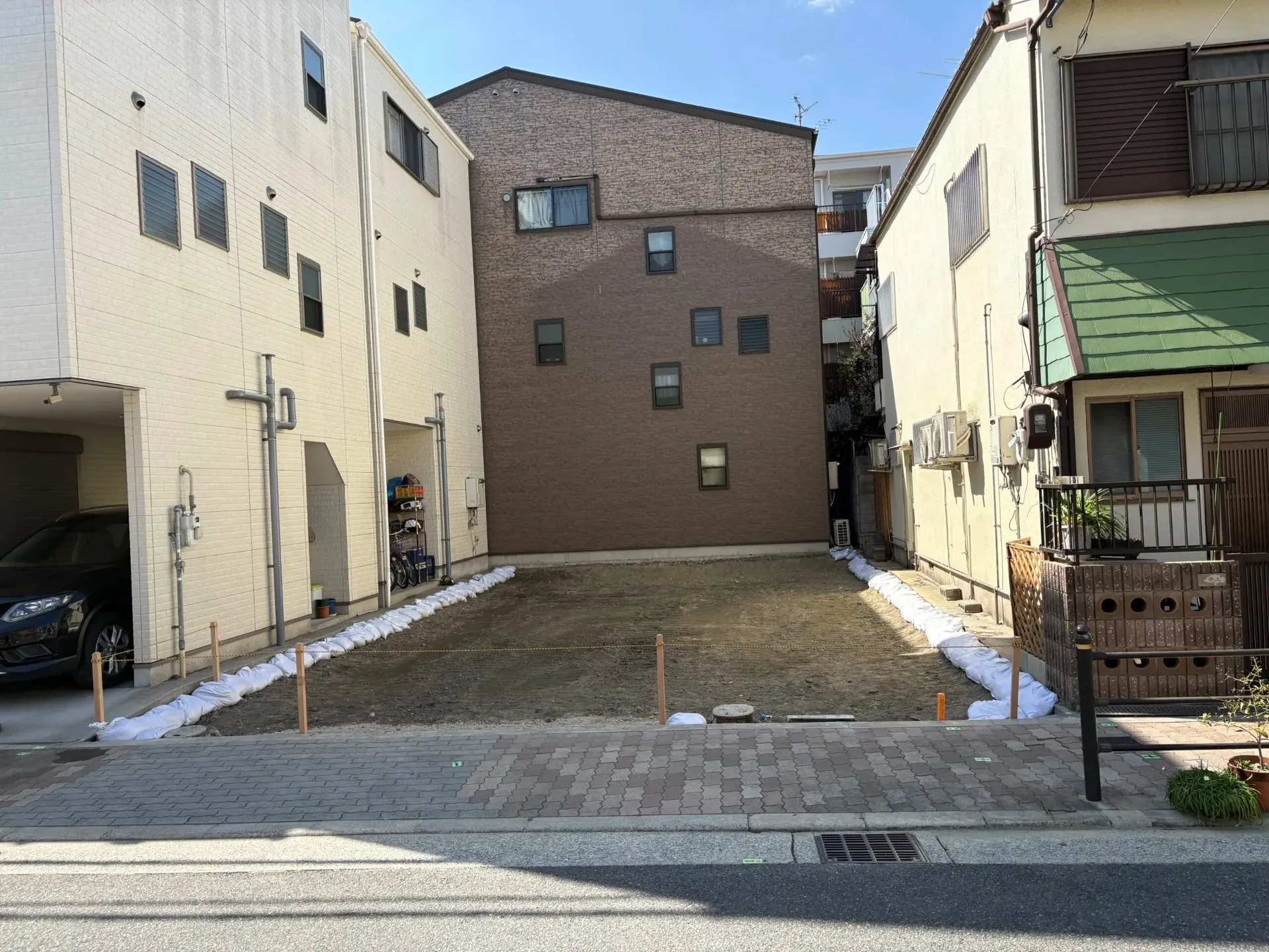 生前整理に伴う古家付き土地の買取と更地売却